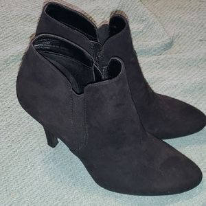 Heeled booties
